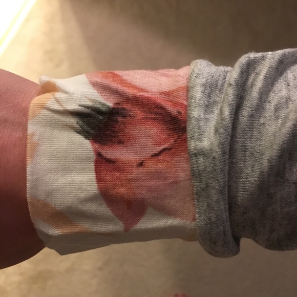 LAST ONE 🌻 Vintage Raglan Floral Top - Picture 6 of 8